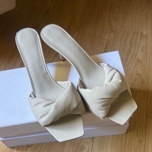 STUDIO AMELIA Twist Front 75 Heel